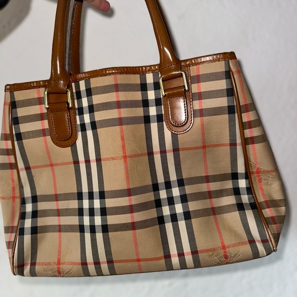 SOLD OUT! Chic Vintage Burberry’s Nova Check - Picture 6 of 9